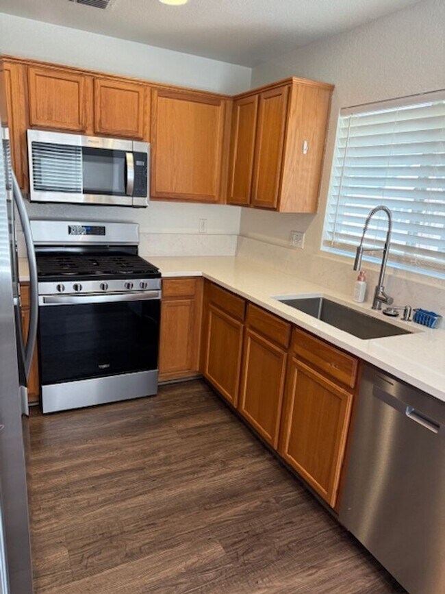 Foto del edificio - Cozy home in Natomas