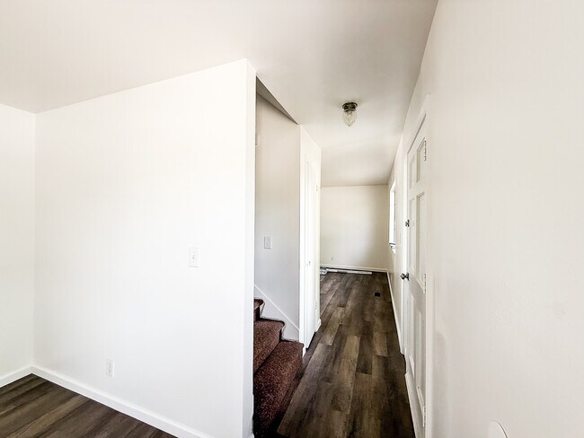 Building Photo - 1038 Cedar Ridge Rd