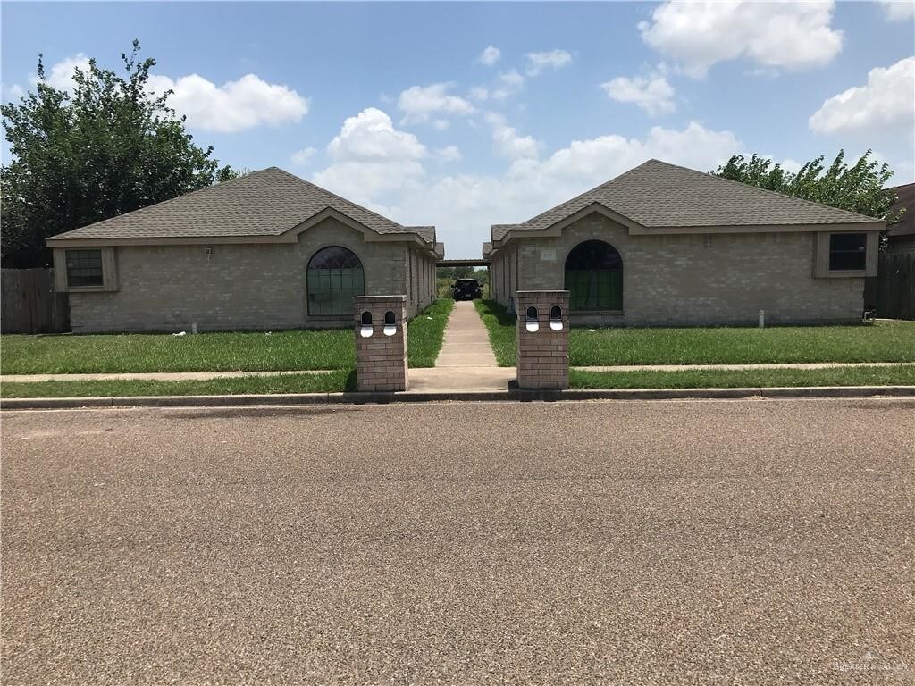 Building Photo - 1718 W Portales Dr