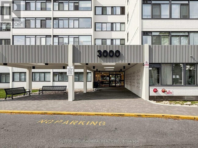 Building Photo - 3000 Bathurst St