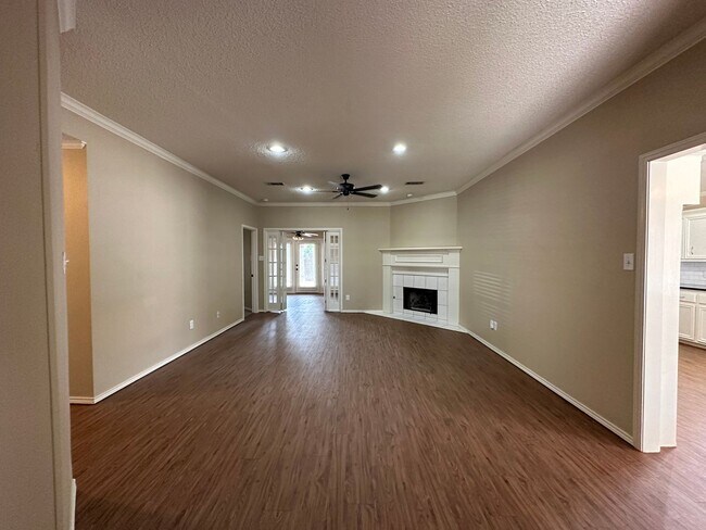 Building Photo - Great House on corner Lot