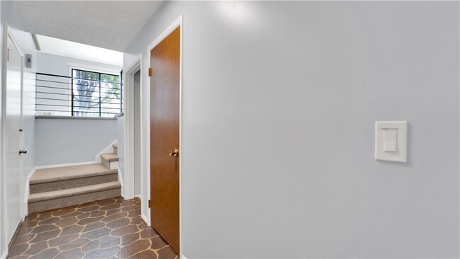 Building Photo - 37 Blue Ridge Rd