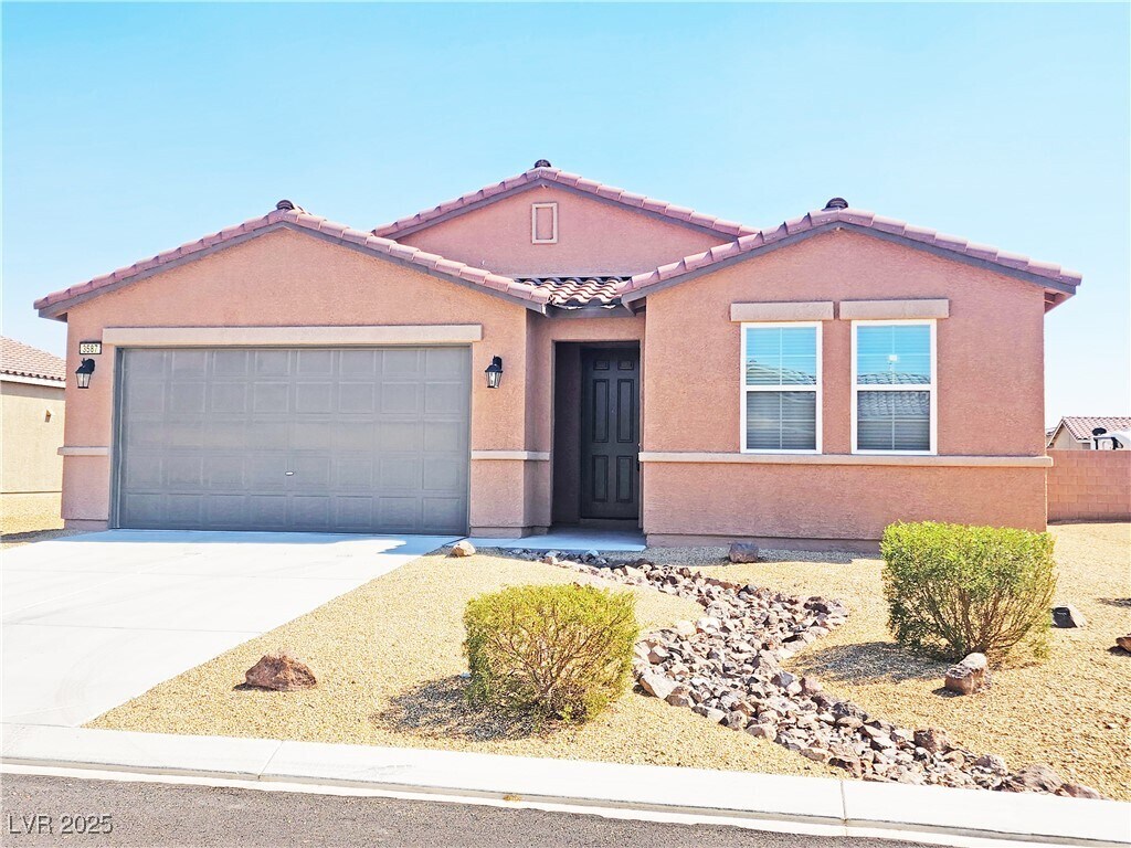 Foto principal - 3587 E Polk Ave