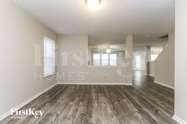 Building Photo - 6829 W Raleigh Dr