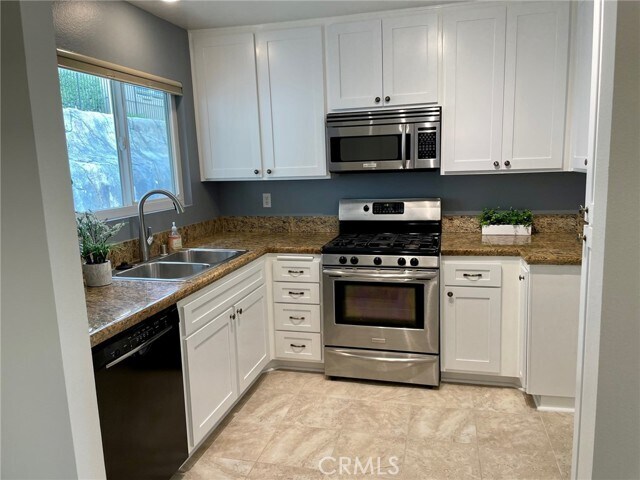 Building Photo - 30902 Club House Dr