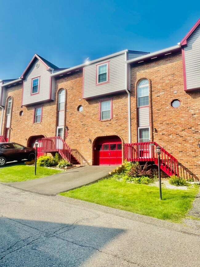 Building Photo - 2104 Timberglen Dr