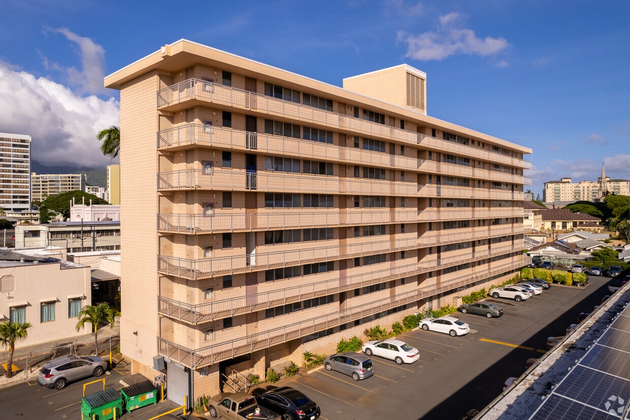 Maile Terrace Apartments in Honolulu, HI