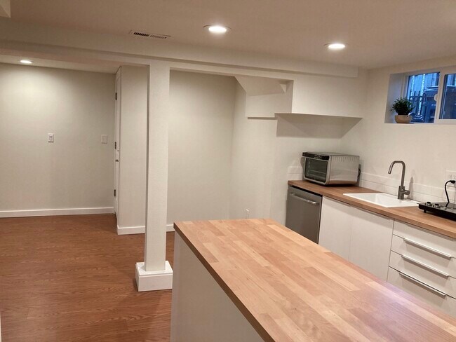 Foto del edificio - 2835 N Watts St