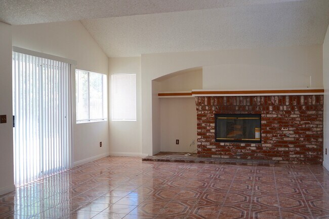 Foto del edificio - Charming 3-Bed, 2.5-Bath Home | 1,800 Sq F...