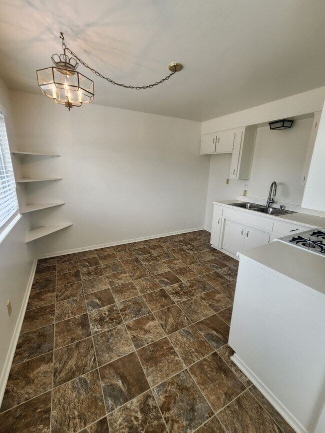 Building Photo - 2 Bed. 1 Bath Twin Home in Grover Beach