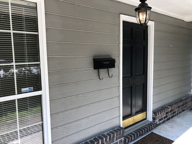 Building Photo - Available 9/8. Beautiful 4BR/2.5BA Home Av...