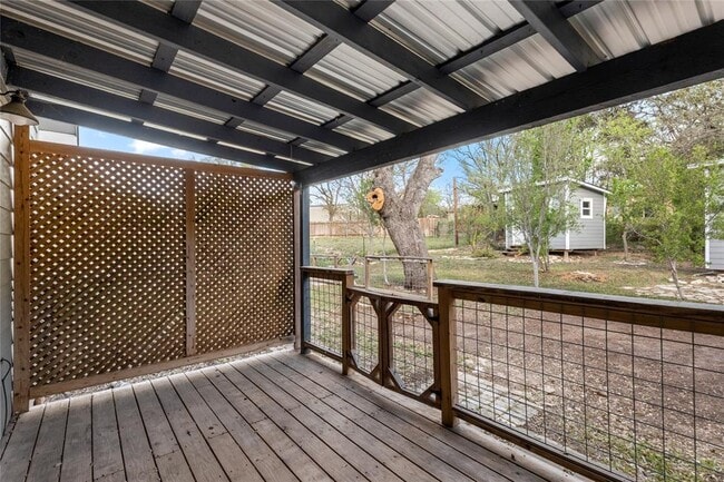 Building Photo - 18000 Lafayette Park Dr