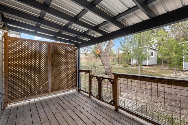 Foto del edificio - 18000 Lafayette Park Dr