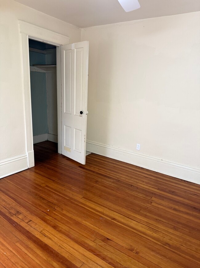 Building Photo - 276 Merriman Rd