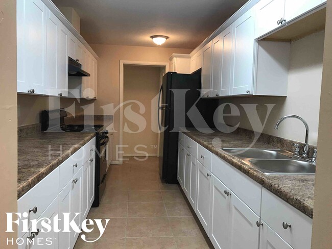 Building Photo - 3625 W San Juan Ave