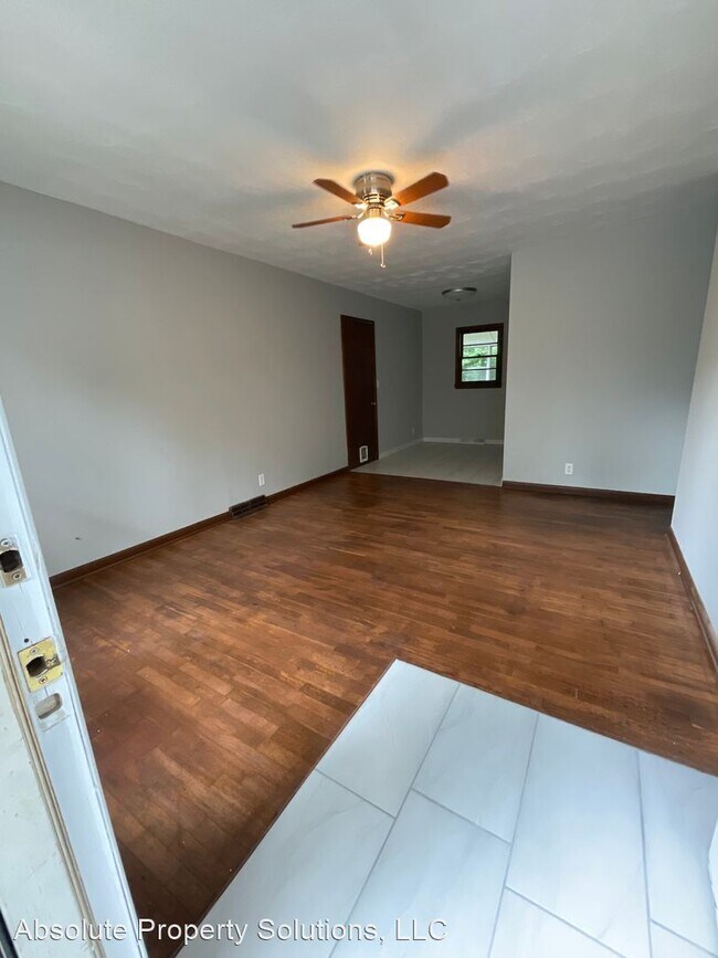 Building Photo - 3 br, 1 bath House - 2911 E Grand Ave