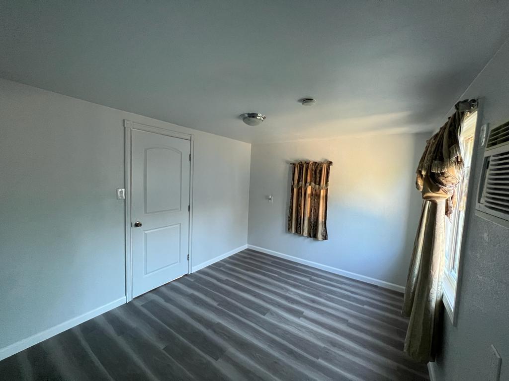 Foto principal - 740 Empire Ave