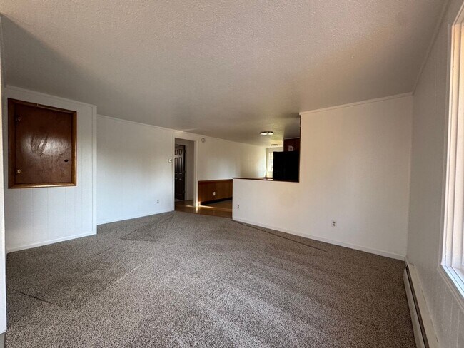 Building Photo - 426 Haines Ave