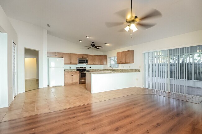 Building Photo - 2341 Tioga Dr