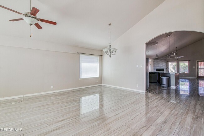 Foto del edificio - 12215 Stansbury Dr
