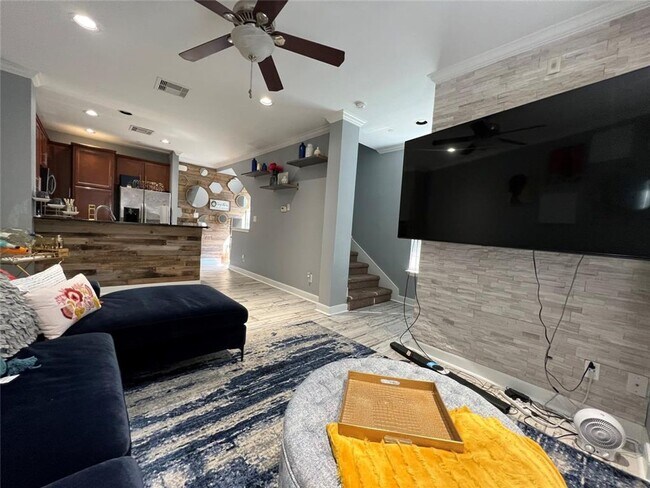 Foto del edificio - Stunning Townhome Near Medical Center!