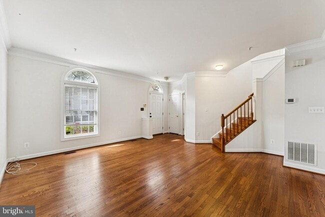 Foto del edificio - 12423 Falconbridge Dr