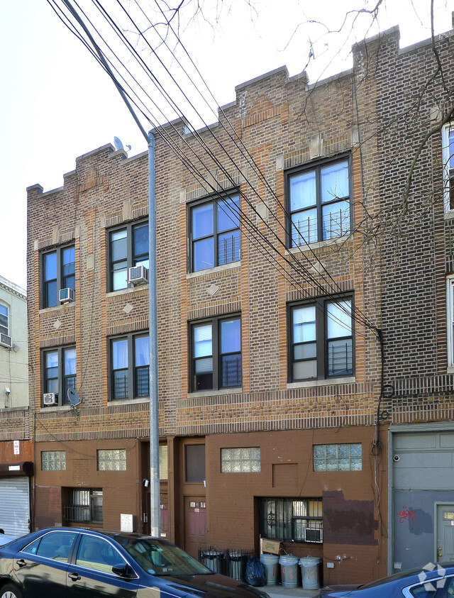 Building Photo - 1884-1886 Woodbine St