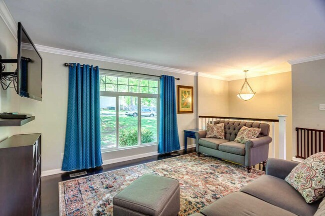 Building Photo - 1201 E Woodshire Dr
