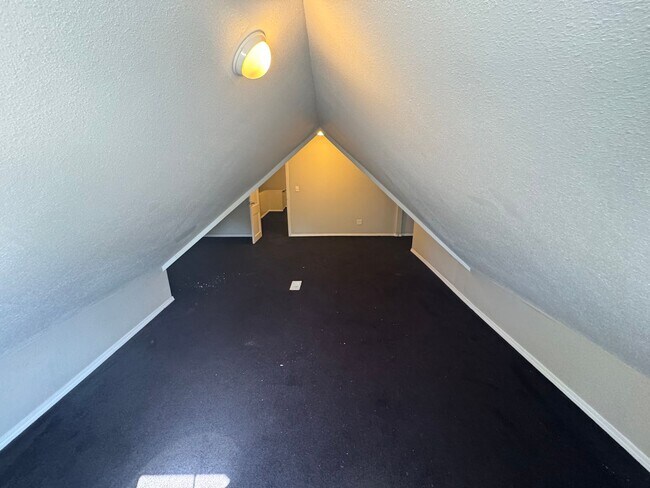 Foto del edificio - 4 Bedroom 2 Bathroom Home