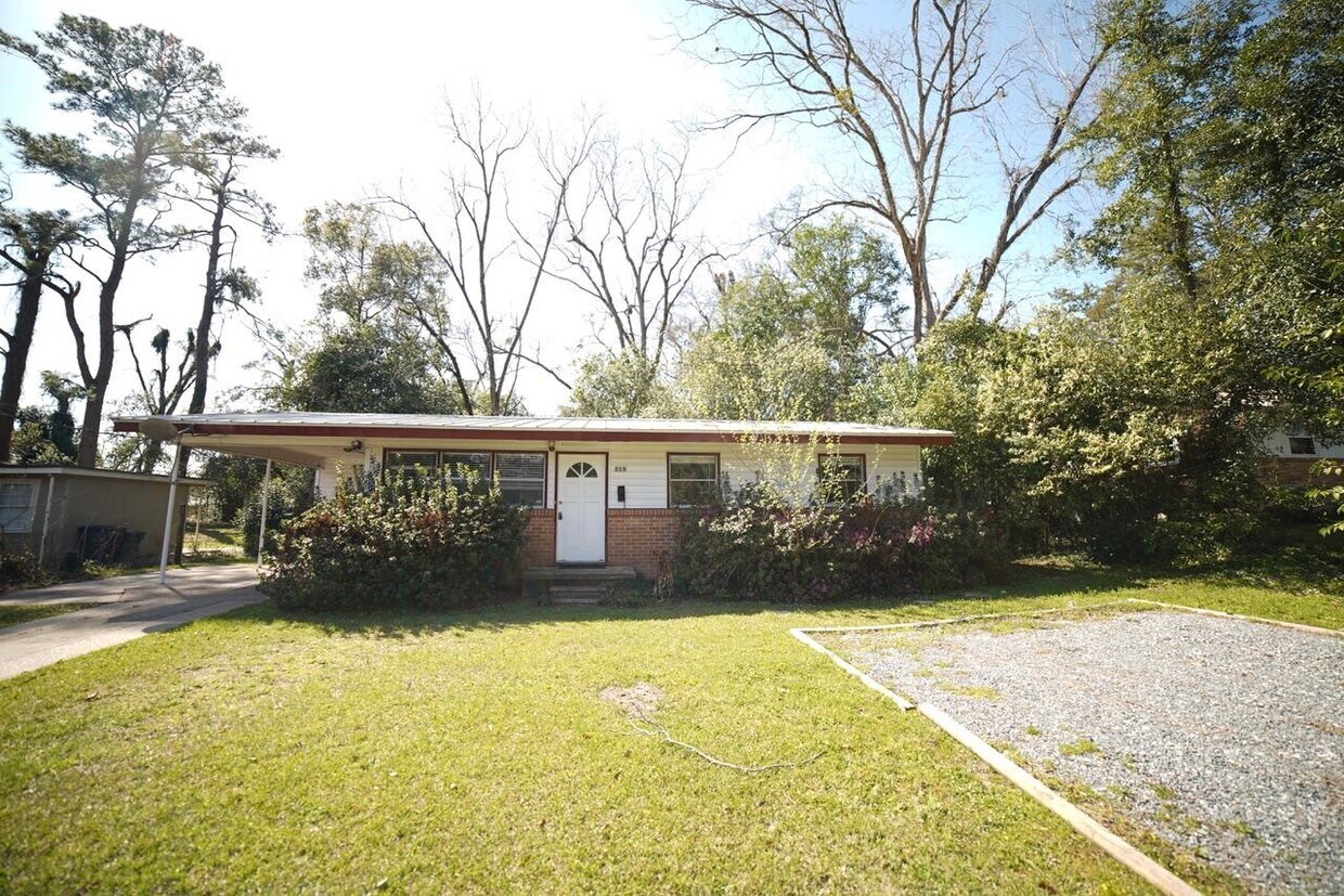 Primary Photo - 318 Meadowbrook Ln