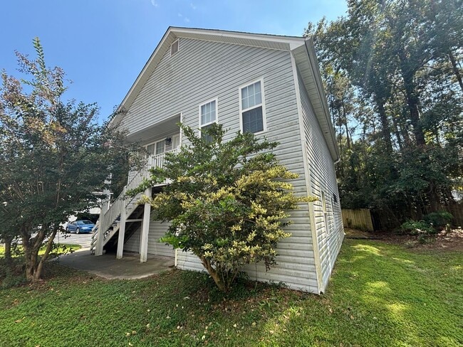 Foto del edificio - 3 Bed 3 Bath Garage Apartment Home