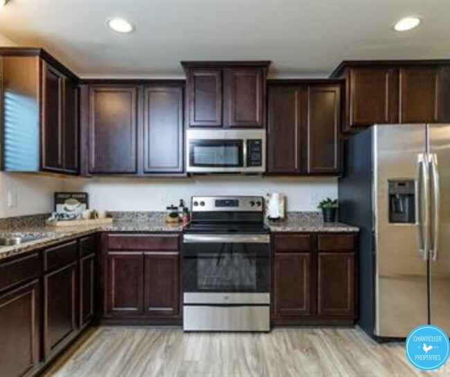 Foto del edificio - 1208 Haybrook Ln