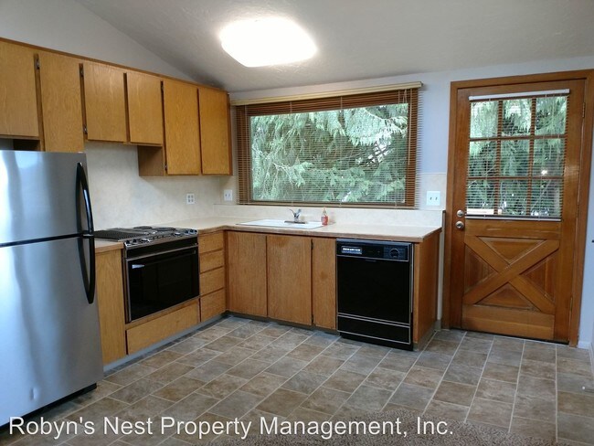 Building Photo - 11495 SW Greenburg Rd