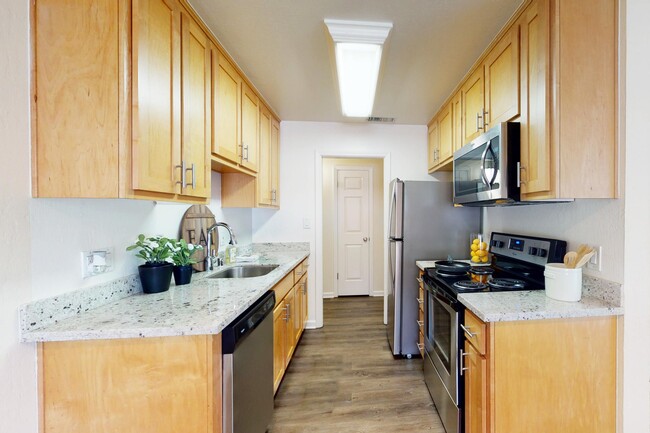 Cocina en Pleasanton Glen Apartment Homes - Pleasanton Glen Apartments