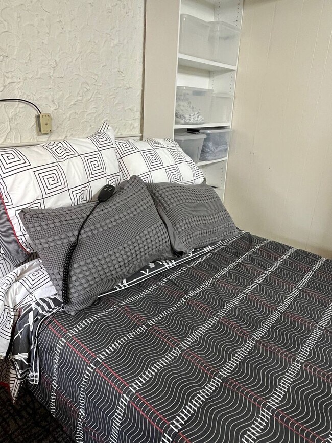 Building Photo - 1415 Packard St