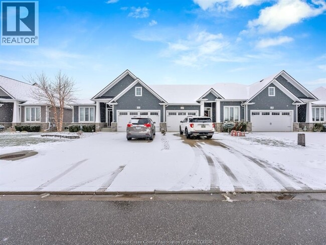 Building Photo - 440 Brunmar Cres