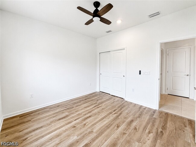 Foto del edificio - 42723 Valley Brooks St