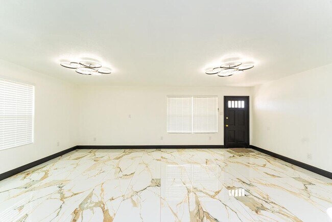 Foto del edificio - 4209 Redbud Ave