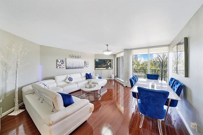 Foto del edificio - 300 Three Islands Blvd