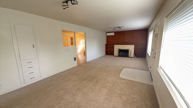 2-Bedroom 1-Bathroom home in Eugene - 2-Bedroom 1-Bathroom home in Eugene