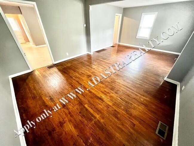 Building Photo - Large 3 bedroom 2 bathroom home in Waldo -...