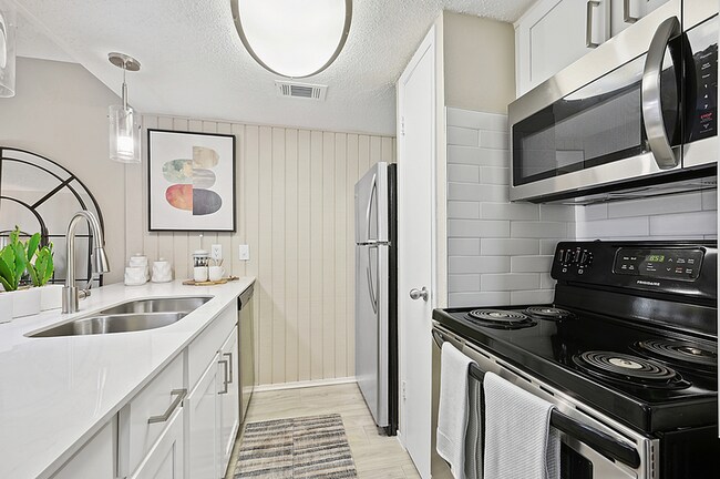 Foto del edificio - Lexington Apartment Homes