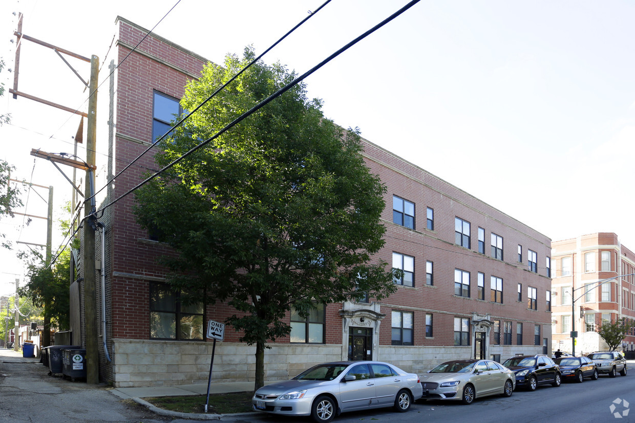 Building Photo - 2701 W Augusta Blvd