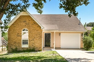 Building Photo - 1303 Tonya Dr