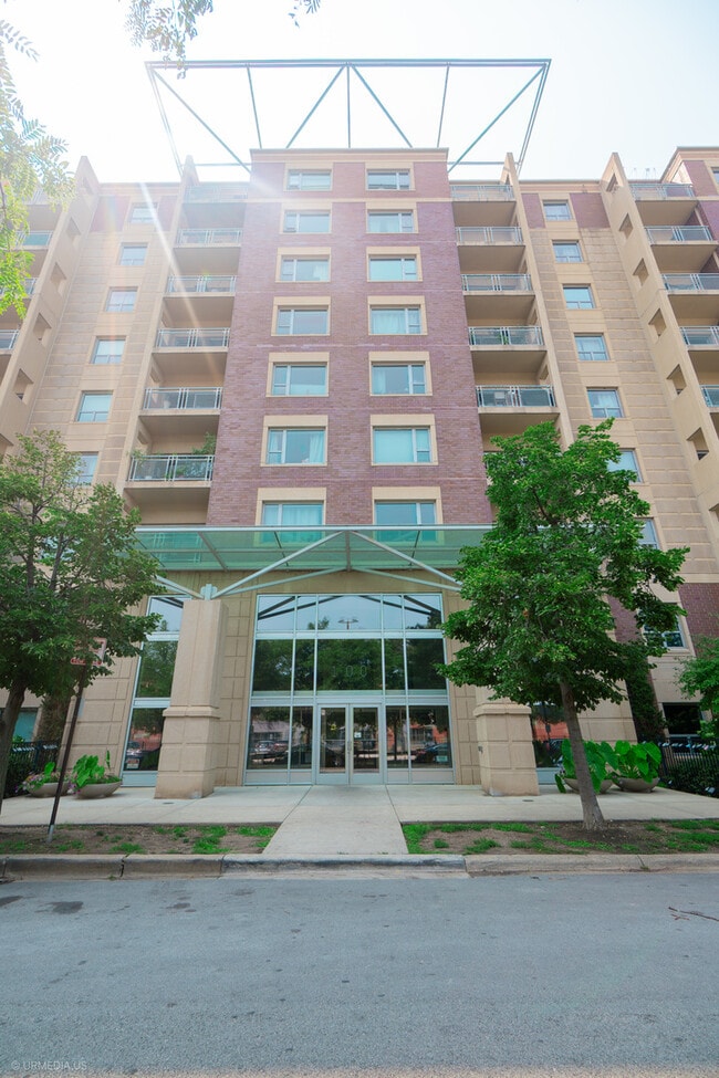 Building Photo - 100 N Hermitage Ave