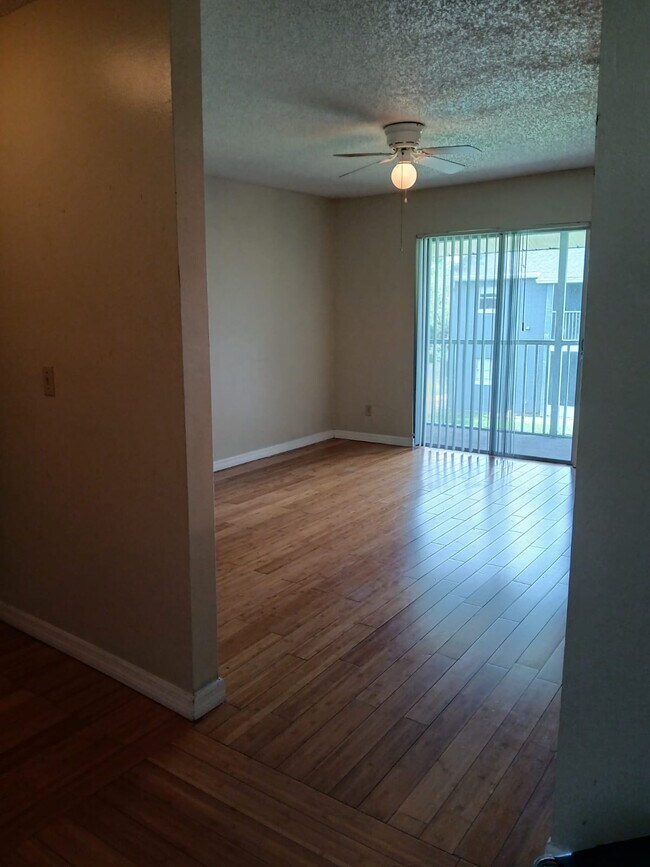 Building Photo - 4240 Pershing Pointe Pl