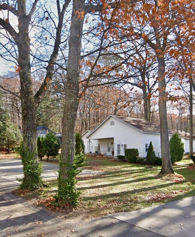 669 Modesto St Unit A, Gaylord, MI 49735 Apartments in Gaylord, MI