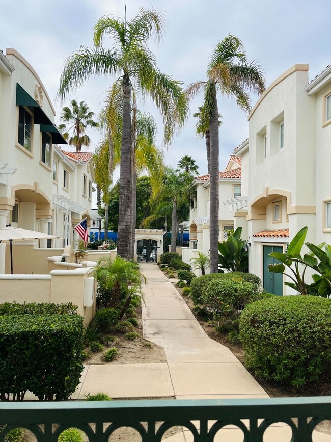 Foto del edificio - 1340 El Prado Ave