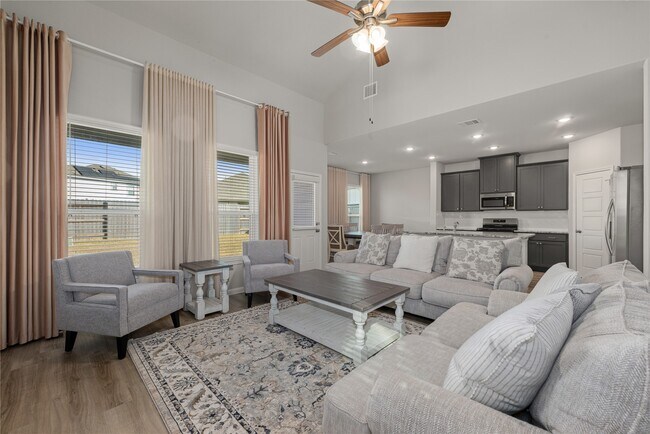 Foto del edificio - 27130 Peaceful Cv Dr