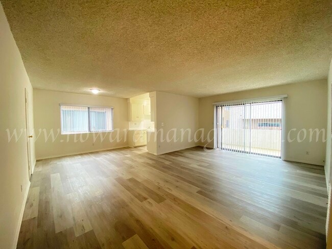 Building Photo - 3637 Mentone Ave